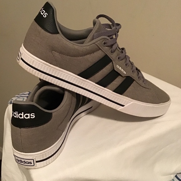 🔥#135, Adidas, size 10, like new, see photos - Picture 1 of 7